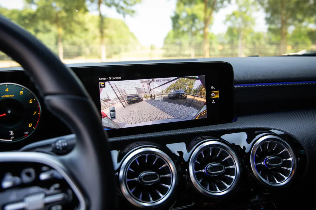 180 Premium Plus , Adaptive cruise control, Sfeerverlichting, Stoelverwarming, Achteruitrijcamera