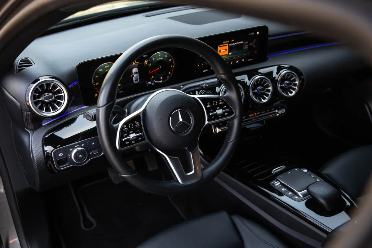 180 Premium Plus , Adaptive cruise control, Sfeerverlichting, Stoelverwarming, Achteruitrijcamera