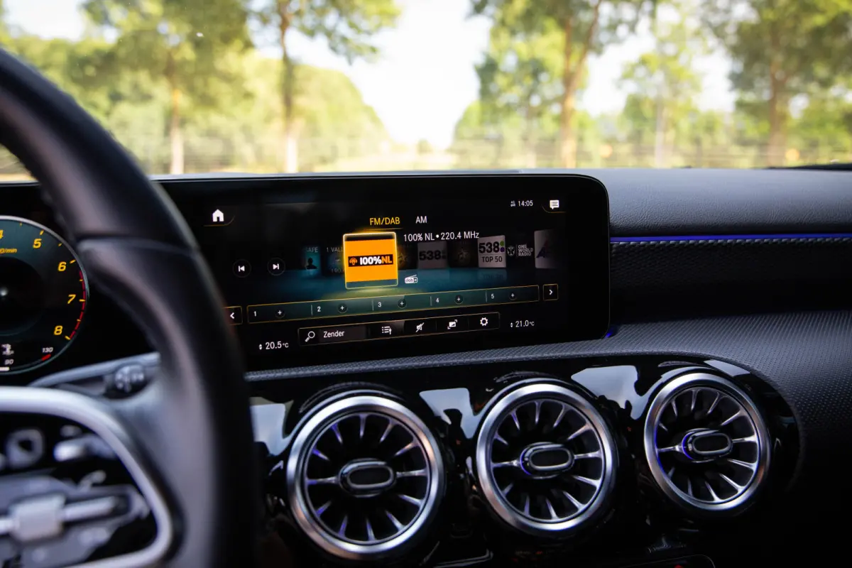 180 Premium Plus , Adaptive cruise control, Sfeerverlichting, Stoelverwarming, Achteruitrijcamera