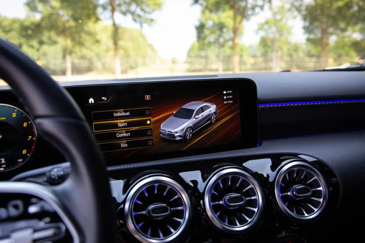 180 Premium Plus , Adaptive cruise control, Sfeerverlichting, Stoelverwarming, Achteruitrijcamera