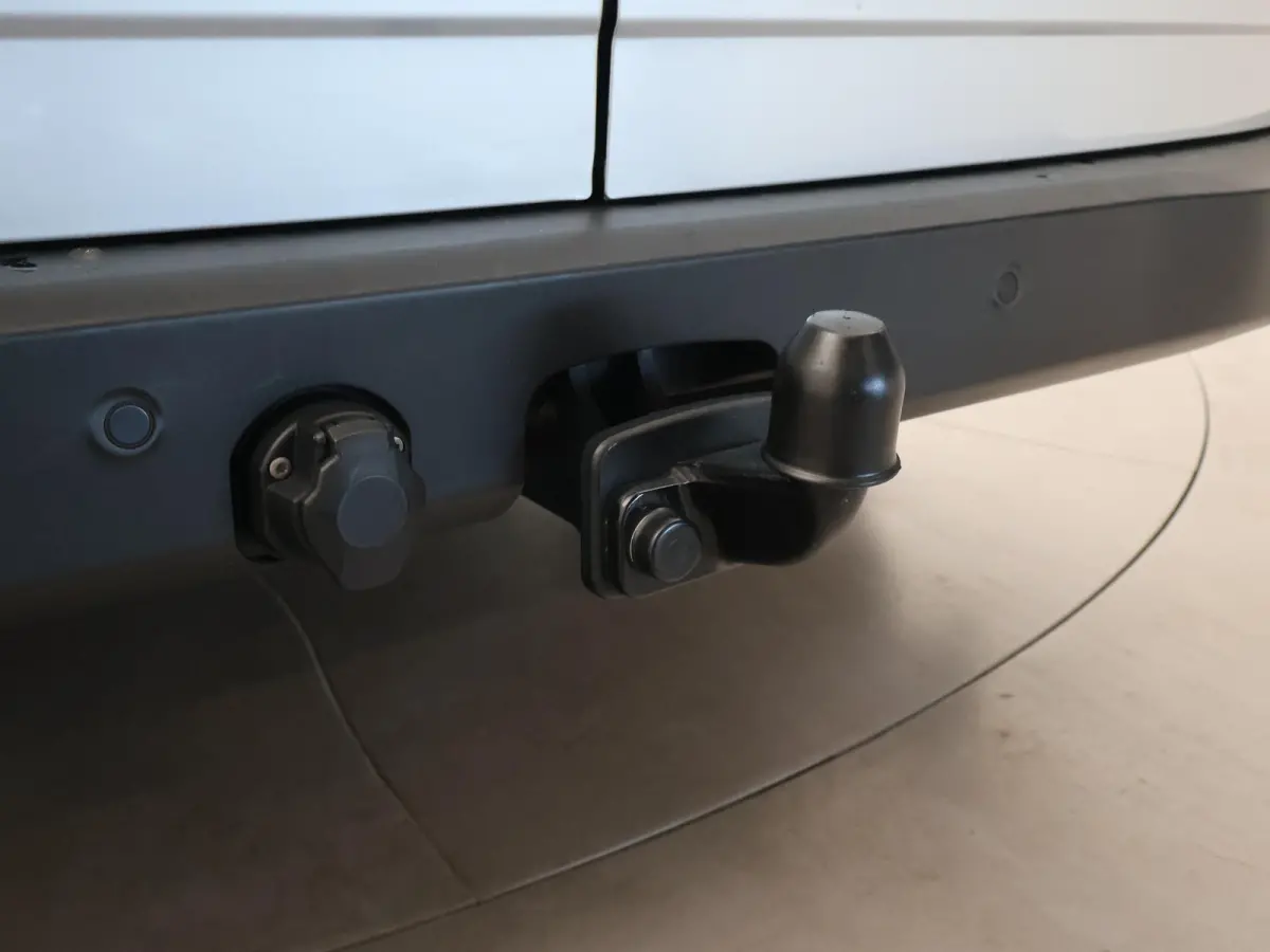 300 2.0 TDCI L2H1 6-PERS DUBBEL CAB. + TREKHAAK | CARPLAY | CAMERA