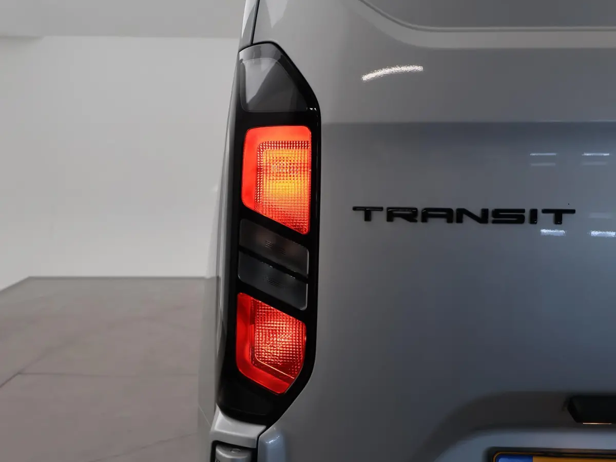 300 2.0 TDCI L2H1 6-PERS DUBBEL CAB. + TREKHAAK | CARPLAY | CAMERA