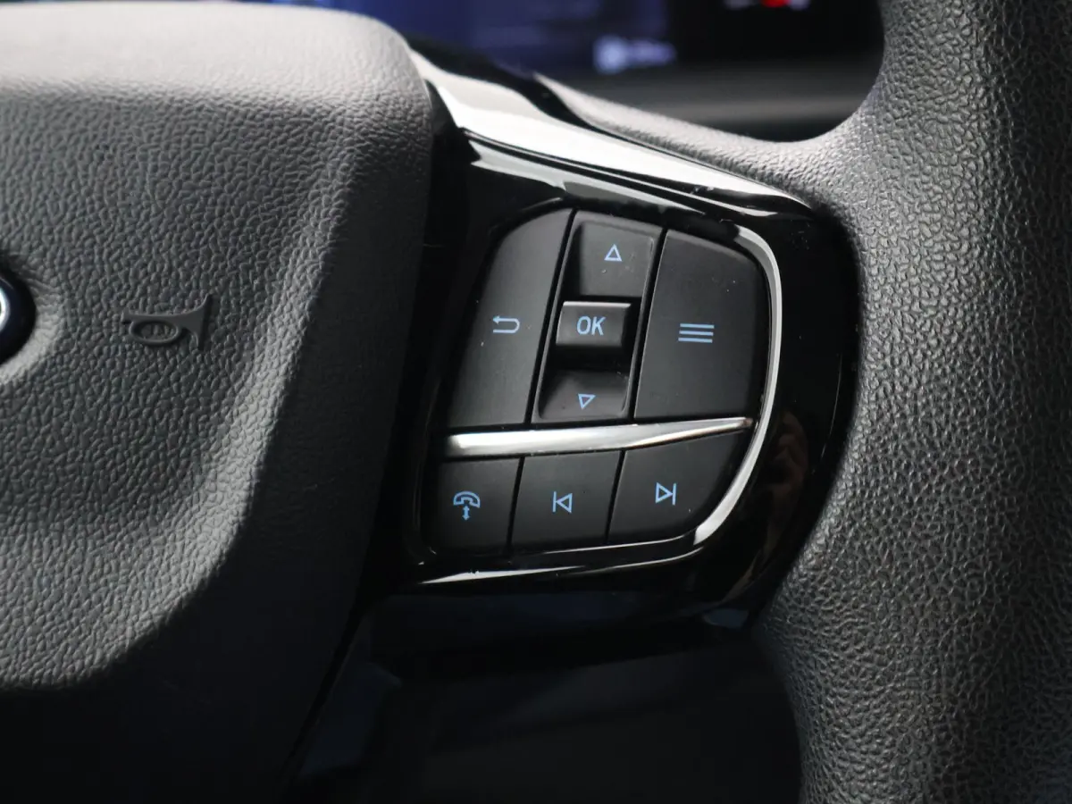 300 2.0 TDCI L2H1 6-PERS DUBBEL CAB. + TREKHAAK | CARPLAY | CAMERA