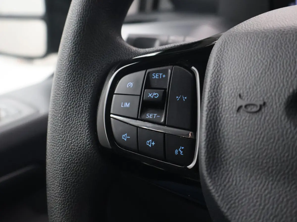 300 2.0 TDCI L2H1 6-PERS DUBBEL CAB. + TREKHAAK | CARPLAY | CAMERA