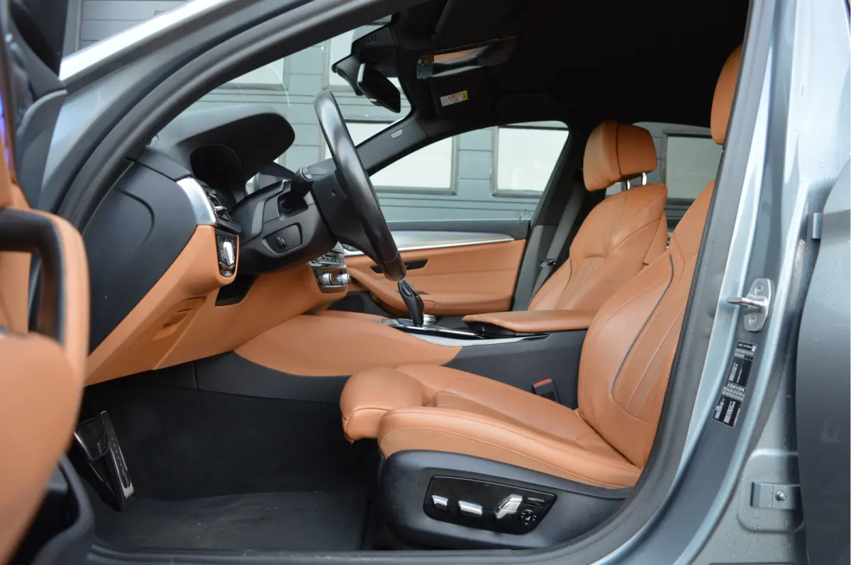 520i High Executive Edition | M-PAKKET | CAMERA | LED | KEYLESS | TREKHAAK |