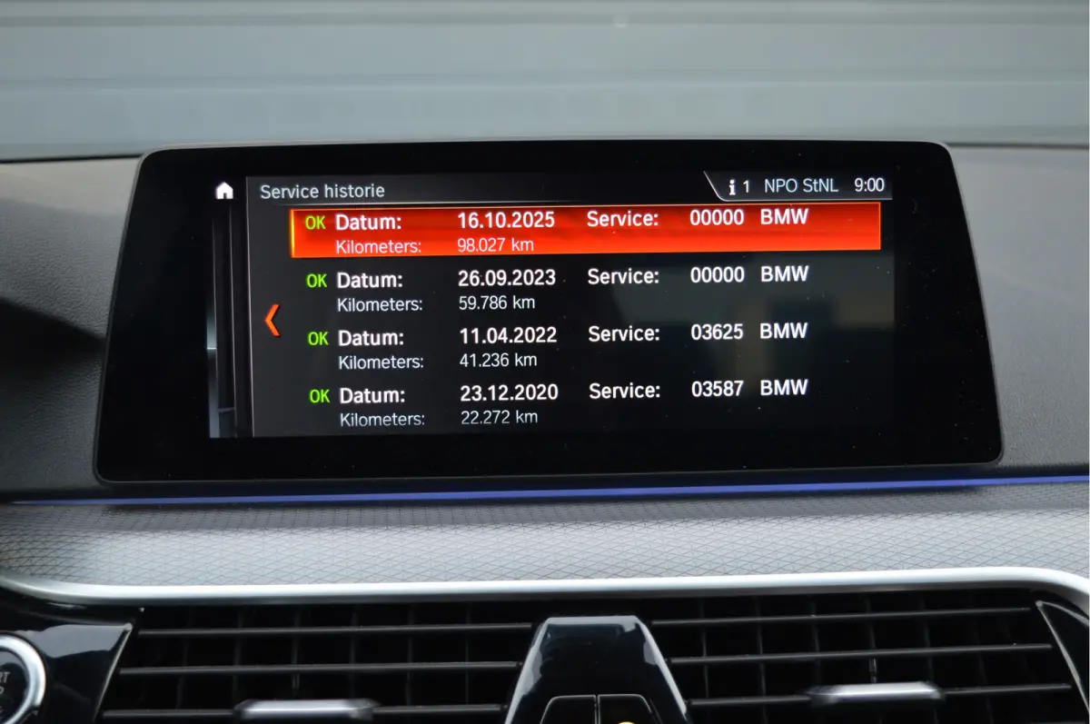 520i High Executive Edition | M-PAKKET | CAMERA | LED | KEYLESS | TREKHAAK |