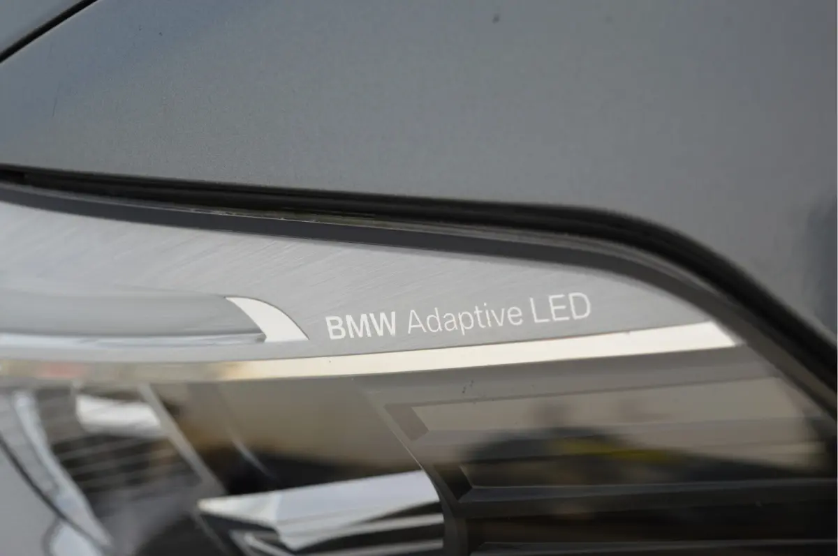 520i High Executive Edition | M-PAKKET | CAMERA | LED | KEYLESS | TREKHAAK |