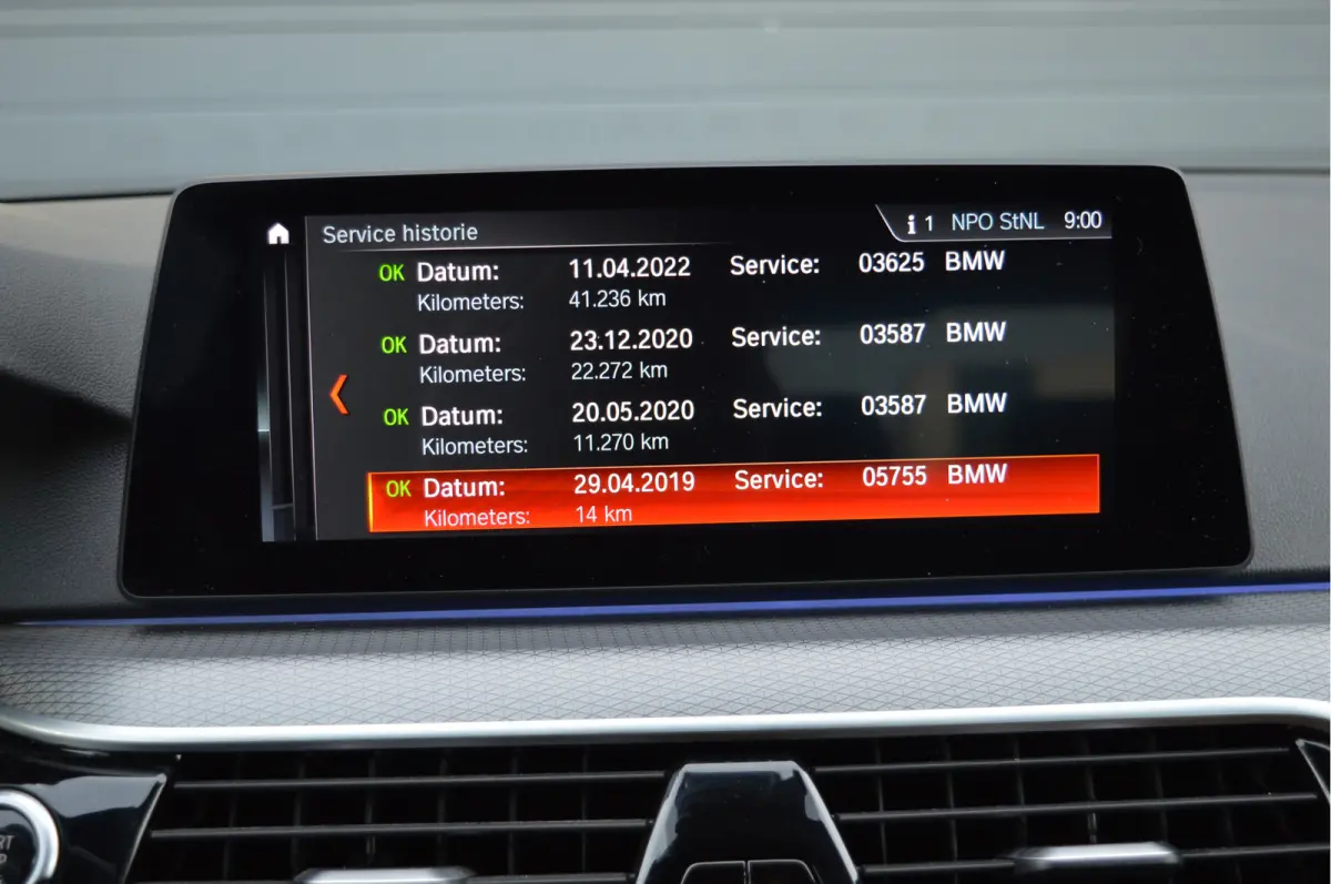 520i High Executive Edition | M-PAKKET | CAMERA | LED | KEYLESS | TREKHAAK |