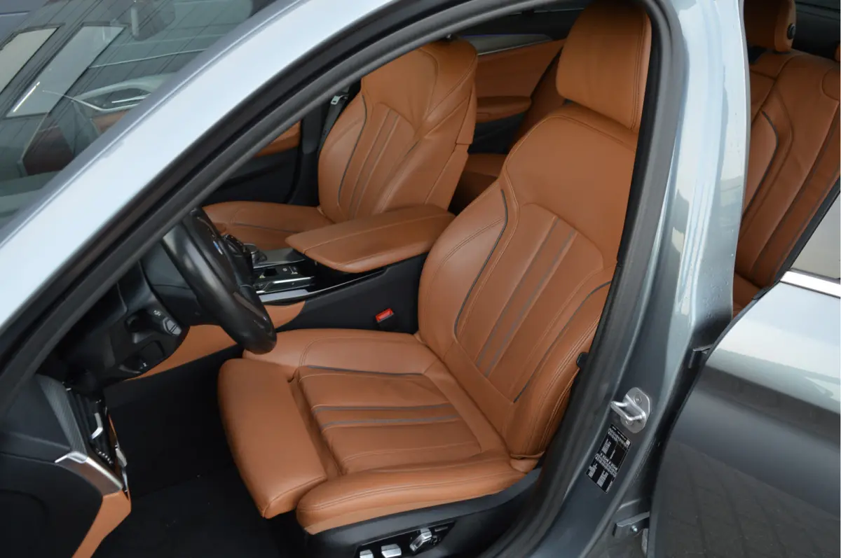 520i High Executive Edition | M-PAKKET | CAMERA | LED | KEYLESS | TREKHAAK |