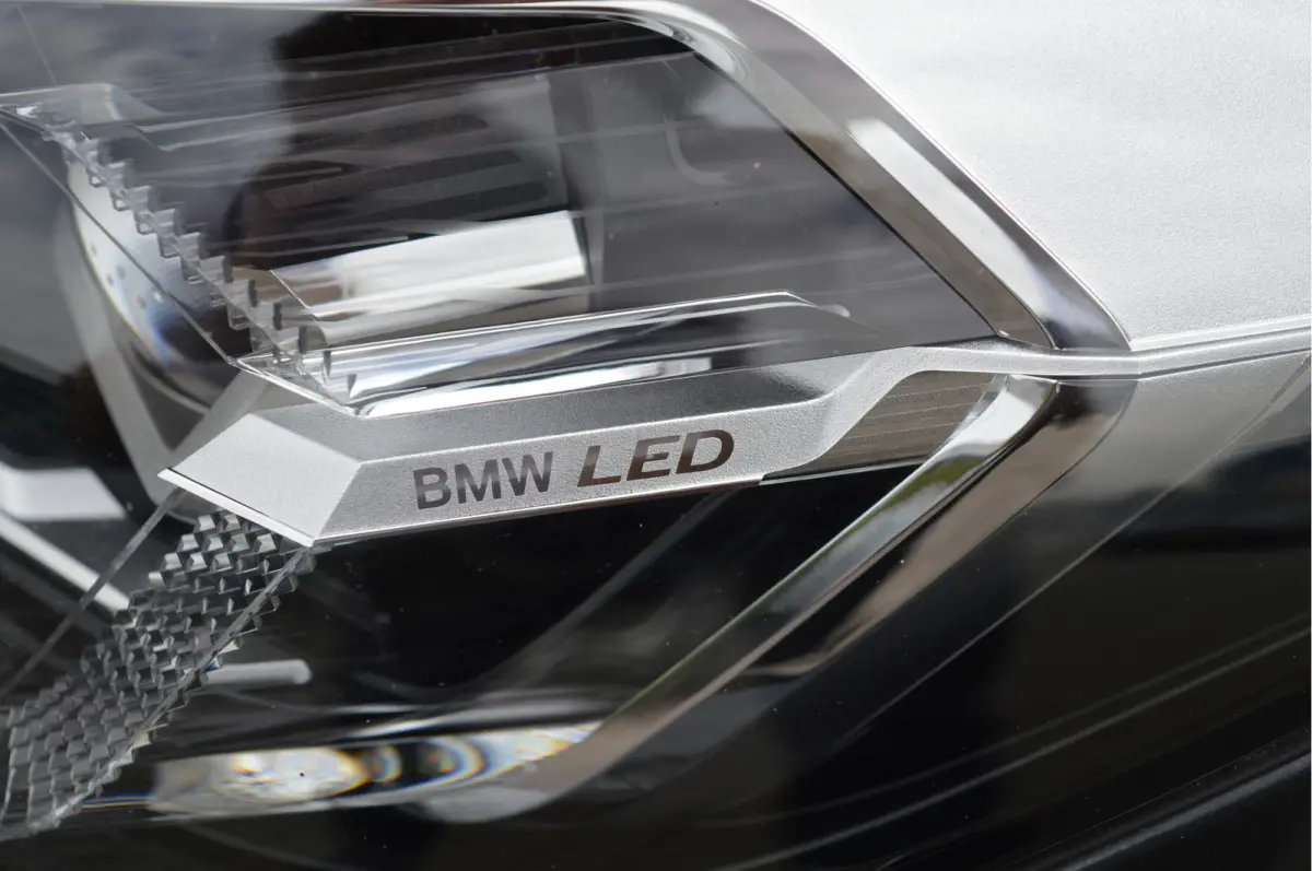 Executive 80 kWh | SOH 100% | M-PAKKET | PANO | ACC |