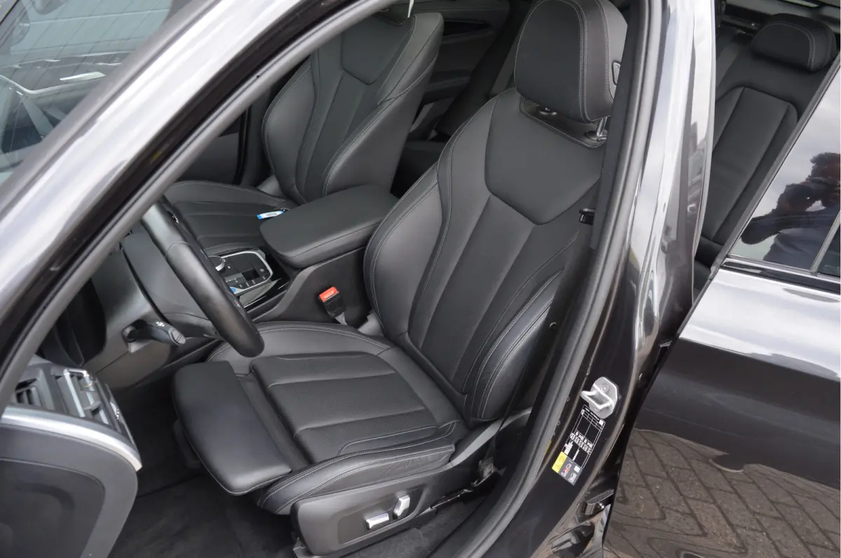 Executive 80 kWh | SOH 100% | M-PAKKET | PANO | ACC |
