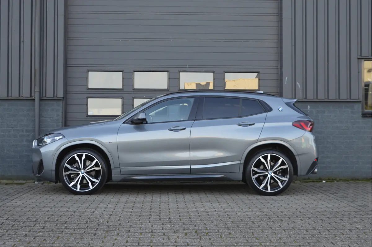 sDrive20i Executive Edition | M-PAKKET | PANO | ACC | HUD | CAMERA | TREKHAAK | HIFI |