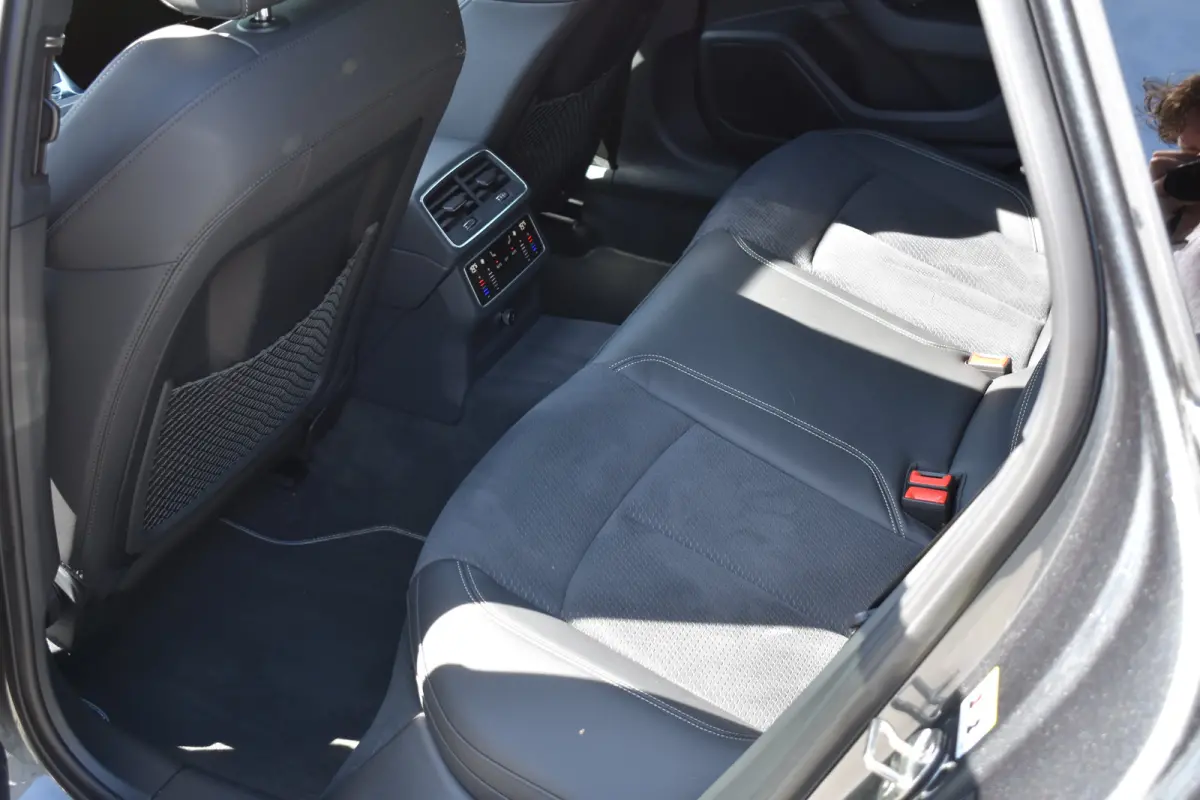 55 TFSI e 367PK quattro Competition | S-Line in- en exterieur | MMI Navigatie Plus | Schuif-kanteldak | Matrix LED | Wegklapbare trekhaak | Elektrische achterklep