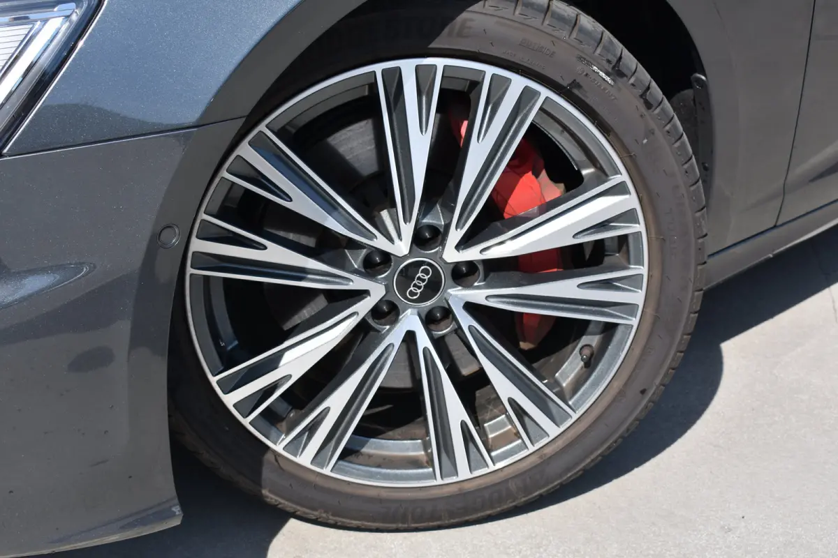 55 TFSI e 367PK quattro Competition | S-Line in- en exterieur | MMI Navigatie Plus | Schuif-kanteldak | Matrix LED | Wegklapbare trekhaak | Elektrische achterklep