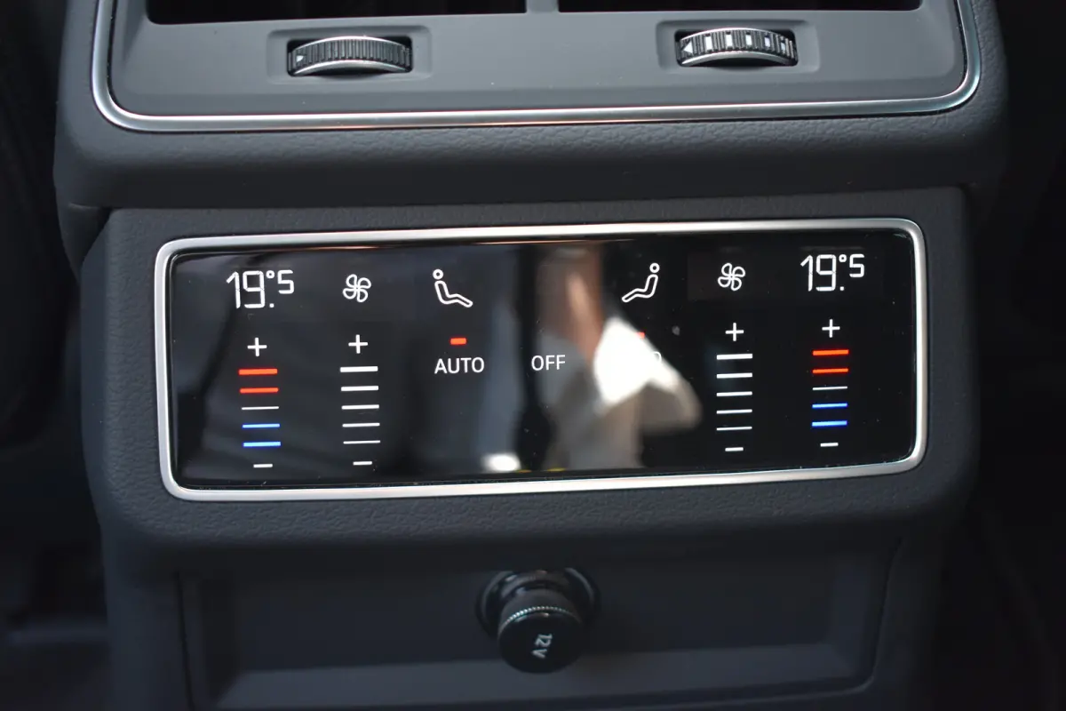 55 TFSI e 367PK quattro Competition | S-Line in- en exterieur | MMI Navigatie Plus | Schuif-kanteldak | Matrix LED | Wegklapbare trekhaak | Elektrische achterklep