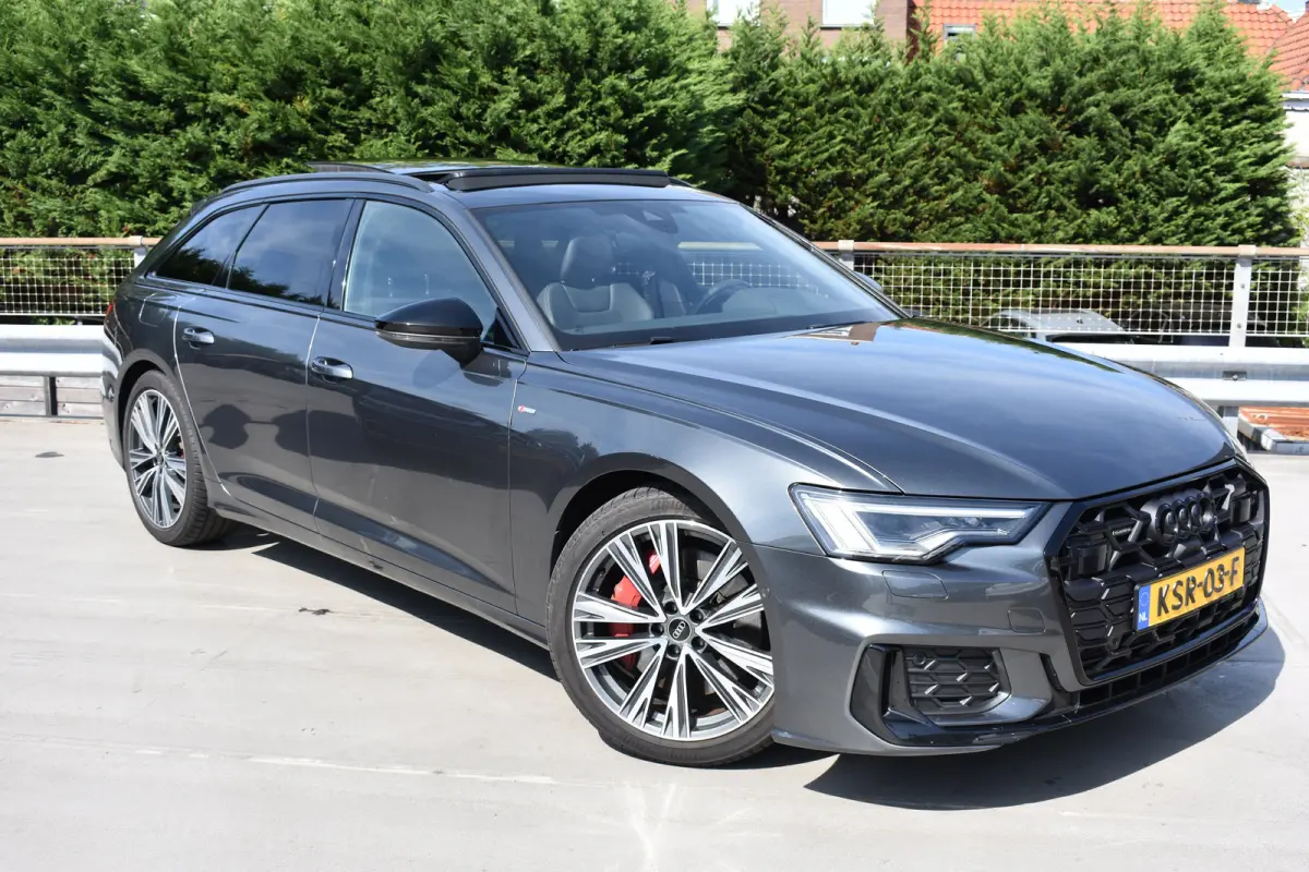 55 TFSI e 367PK quattro Competition | S-Line in- en exterieur | MMI Navigatie Plus | Schuif-kanteldak | Matrix LED | Wegklapbare trekhaak | Elektrische achterklep