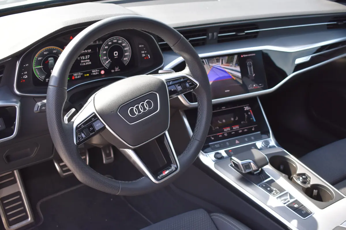 55 TFSI e 367PK quattro Competition | S-Line in- en exterieur | MMI Navigatie Plus | Schuif-kanteldak | Matrix LED | Wegklapbare trekhaak | Elektrische achterklep