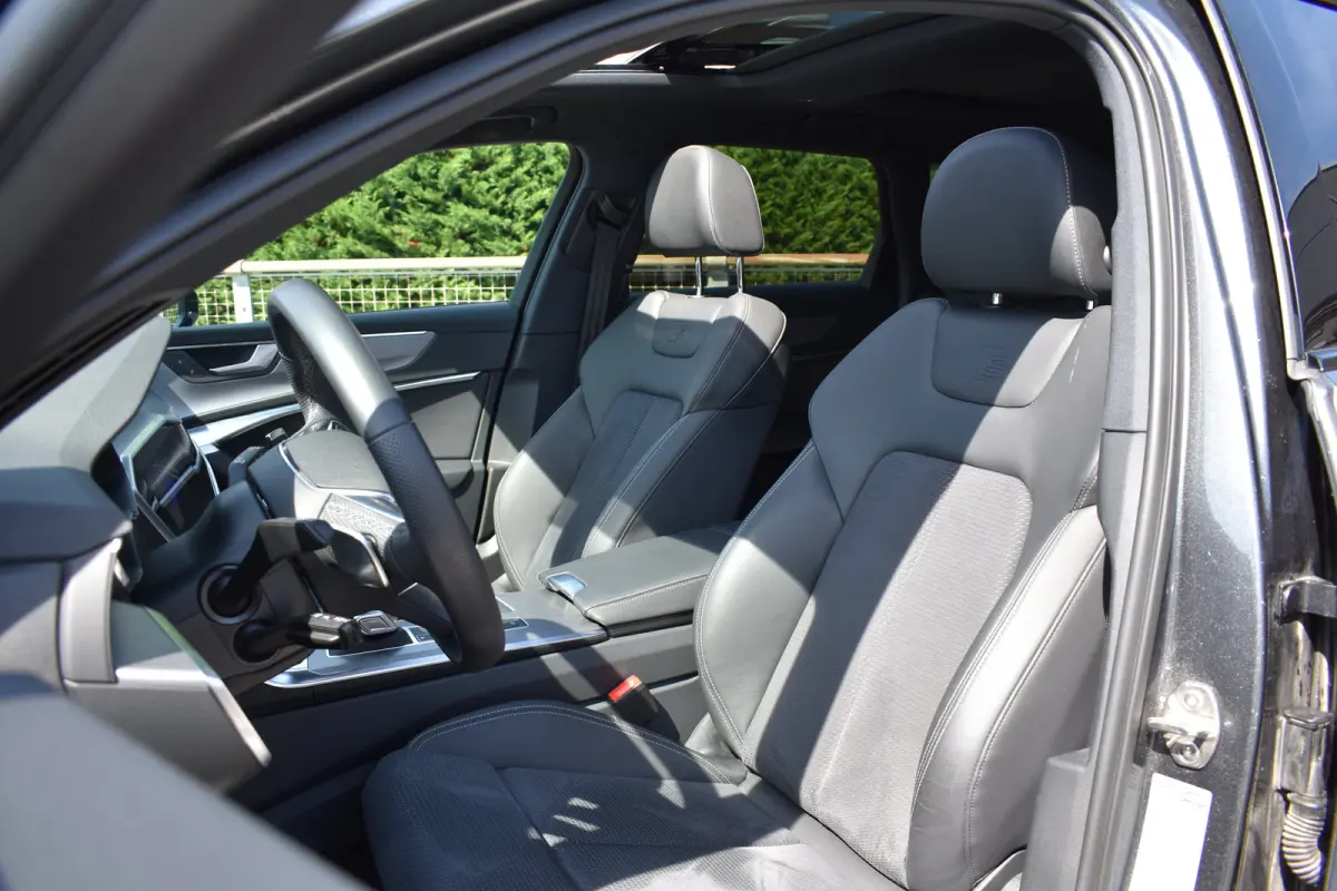 55 TFSI e 367PK quattro Competition | S-Line in- en exterieur | MMI Navigatie Plus | Schuif-kanteldak | Matrix LED | Wegklapbare trekhaak | Elektrische achterklep