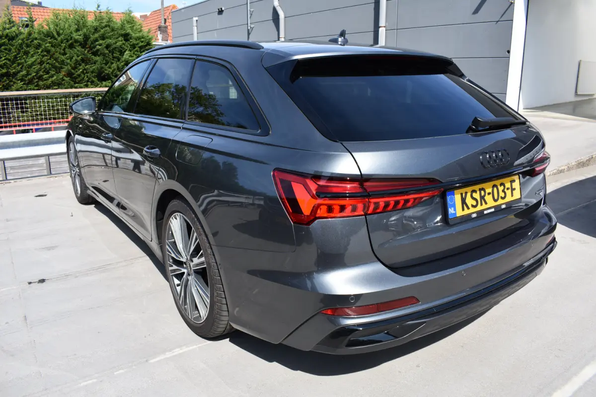 55 TFSI e 367PK quattro Competition | S-Line in- en exterieur | MMI Navigatie Plus | Schuif-kanteldak | Matrix LED | Wegklapbare trekhaak | Elektrische achterklep