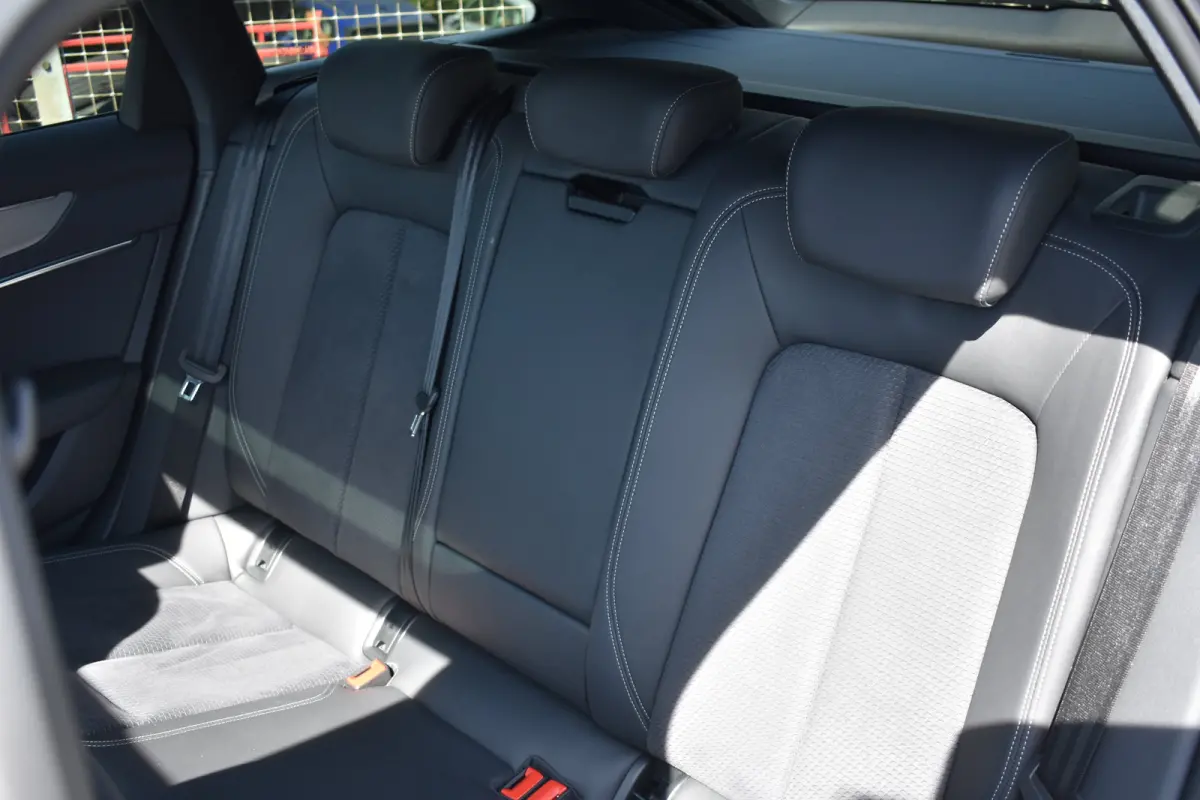 55 TFSI e 367PK quattro Competition | S-Line in- en exterieur | MMI Navigatie Plus | Schuif-kanteldak | Matrix LED | Wegklapbare trekhaak | Elektrische achterklep
