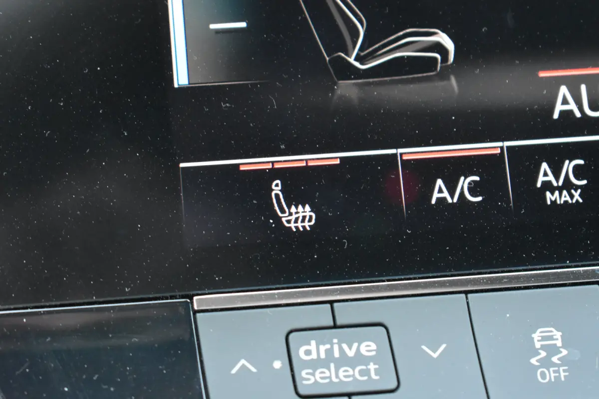 55 TFSI e 367PK quattro Competition | S-Line in- en exterieur | MMI Navigatie Plus | Schuif-kanteldak | Matrix LED | Wegklapbare trekhaak | Elektrische achterklep