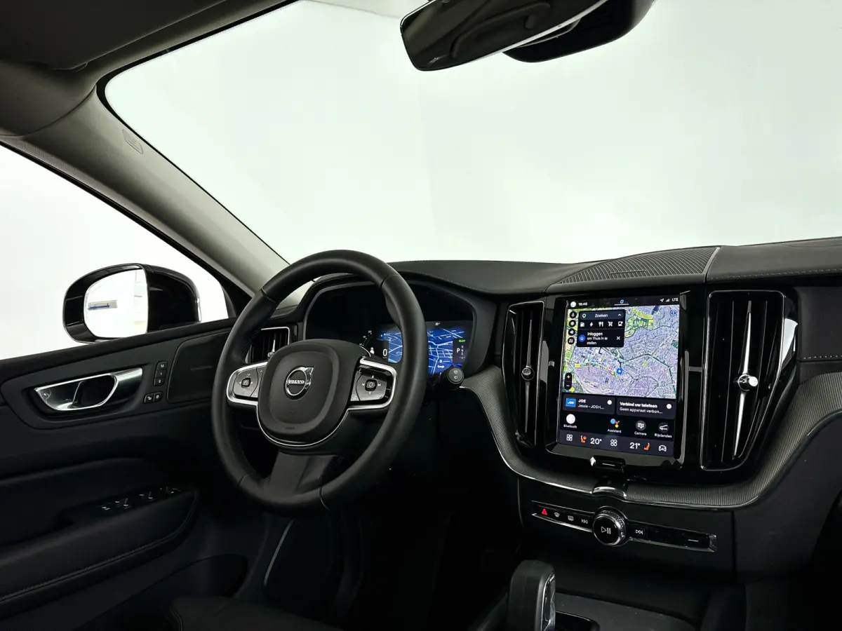 T6 Plug-in hybrid AWD Ultra Bright | SOH 98% | Panoramadak | 360° camera | Luchtvering | Harman Kardon | Stoel- en Stuurverwarming | Trekhaak