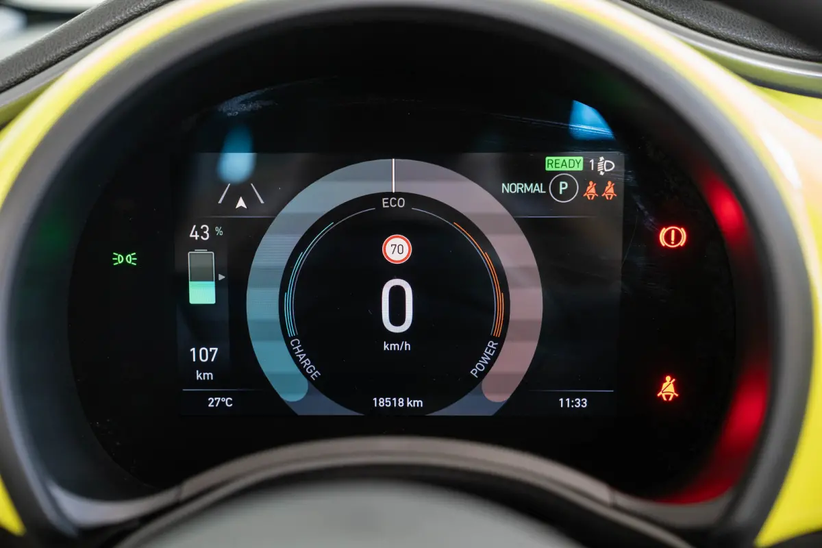 Urban 42 kWh | SOH 100% | Navigatie | Camera | Parkeersensoren | Stoelverwarming | Climate Controle |
