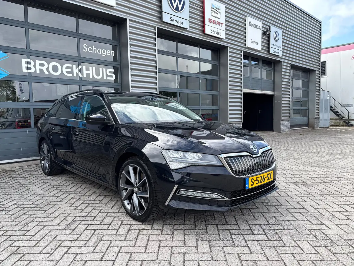 1.4 TSI 218 pk iV Business Edition Plus 6-DSG | Panoramadak | Achteruitrijcamera | Navigatie |