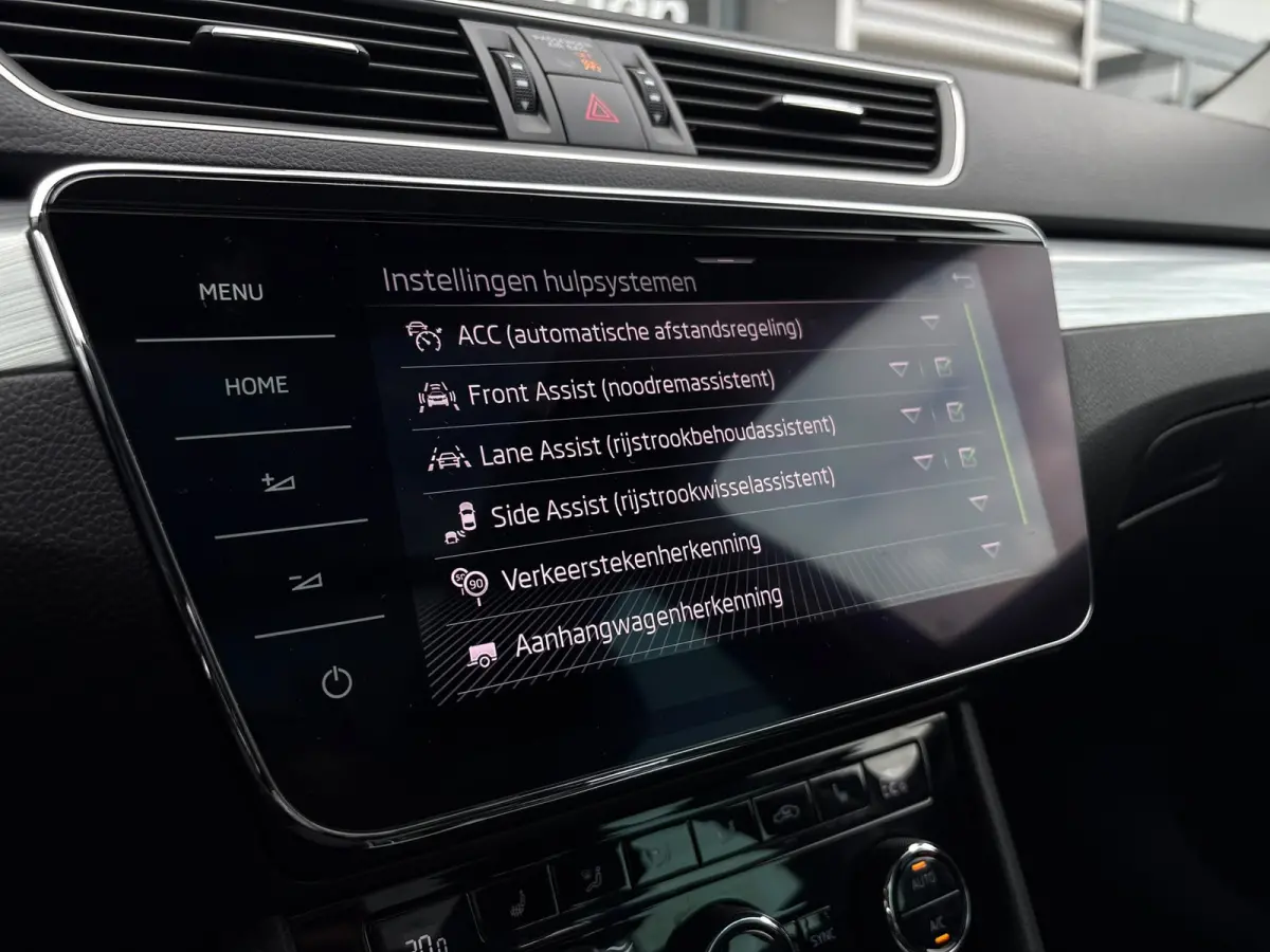 1.4 TSI 218 pk iV Business Edition Plus 6-DSG | Panoramadak | Achteruitrijcamera | Navigatie |
