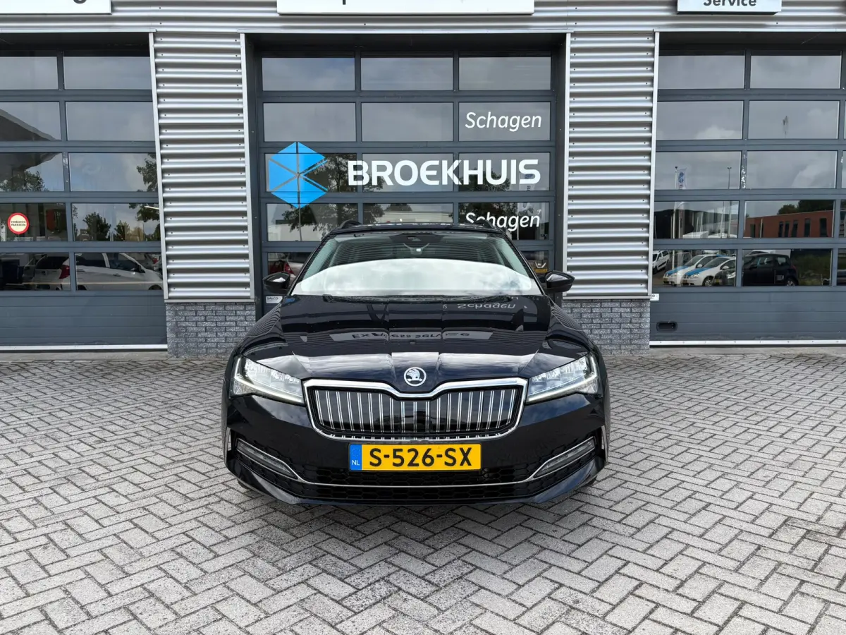 1.4 TSI 218 pk iV Business Edition Plus 6-DSG | Panoramadak | Achteruitrijcamera | Navigatie |