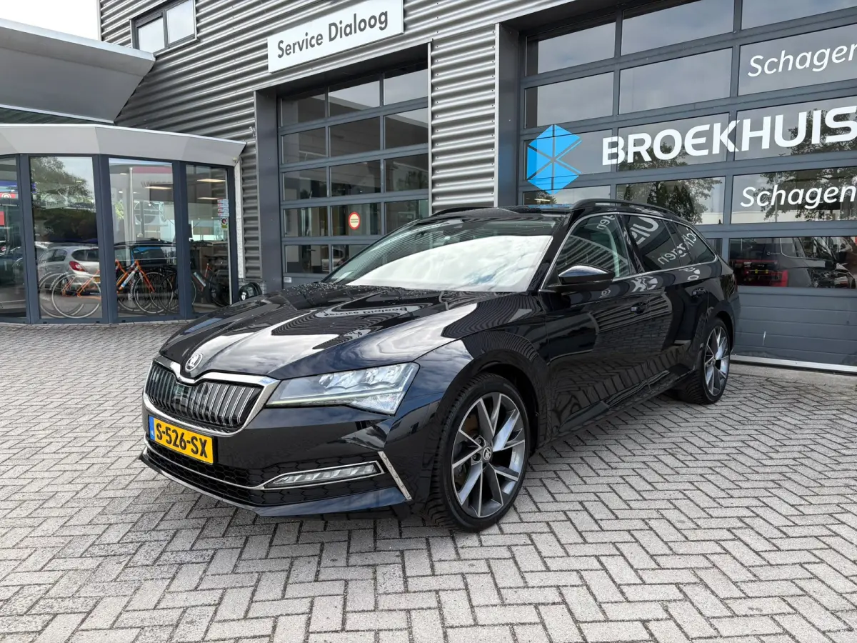 1.4 TSI 218 pk iV Business Edition Plus 6-DSG | Panoramadak | Achteruitrijcamera | Navigatie |