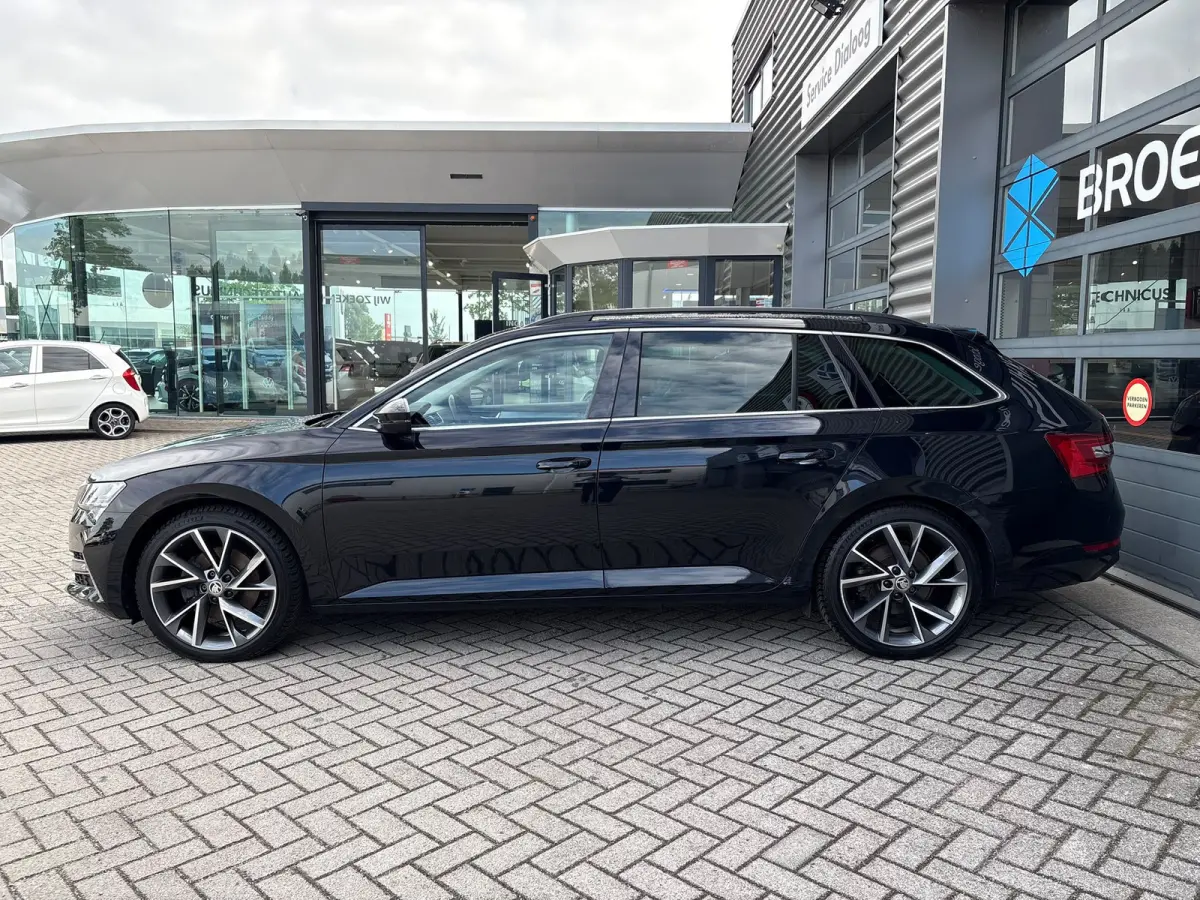 1.4 TSI 218 pk iV Business Edition Plus 6-DSG | Panoramadak | Achteruitrijcamera | Navigatie |