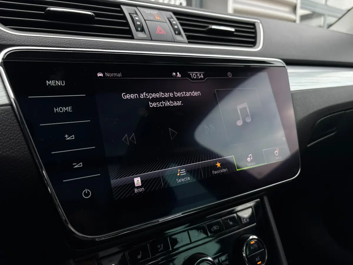 1.4 TSI 218 pk iV Business Edition Plus 6-DSG | Panoramadak | Achteruitrijcamera | Navigatie |