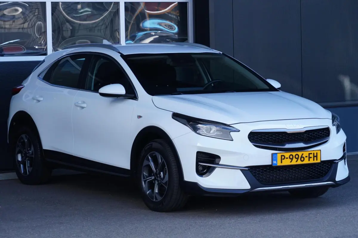 1.0 T-GDi ComfortLine, NL, 1 eig. CarPlay, LED, camera