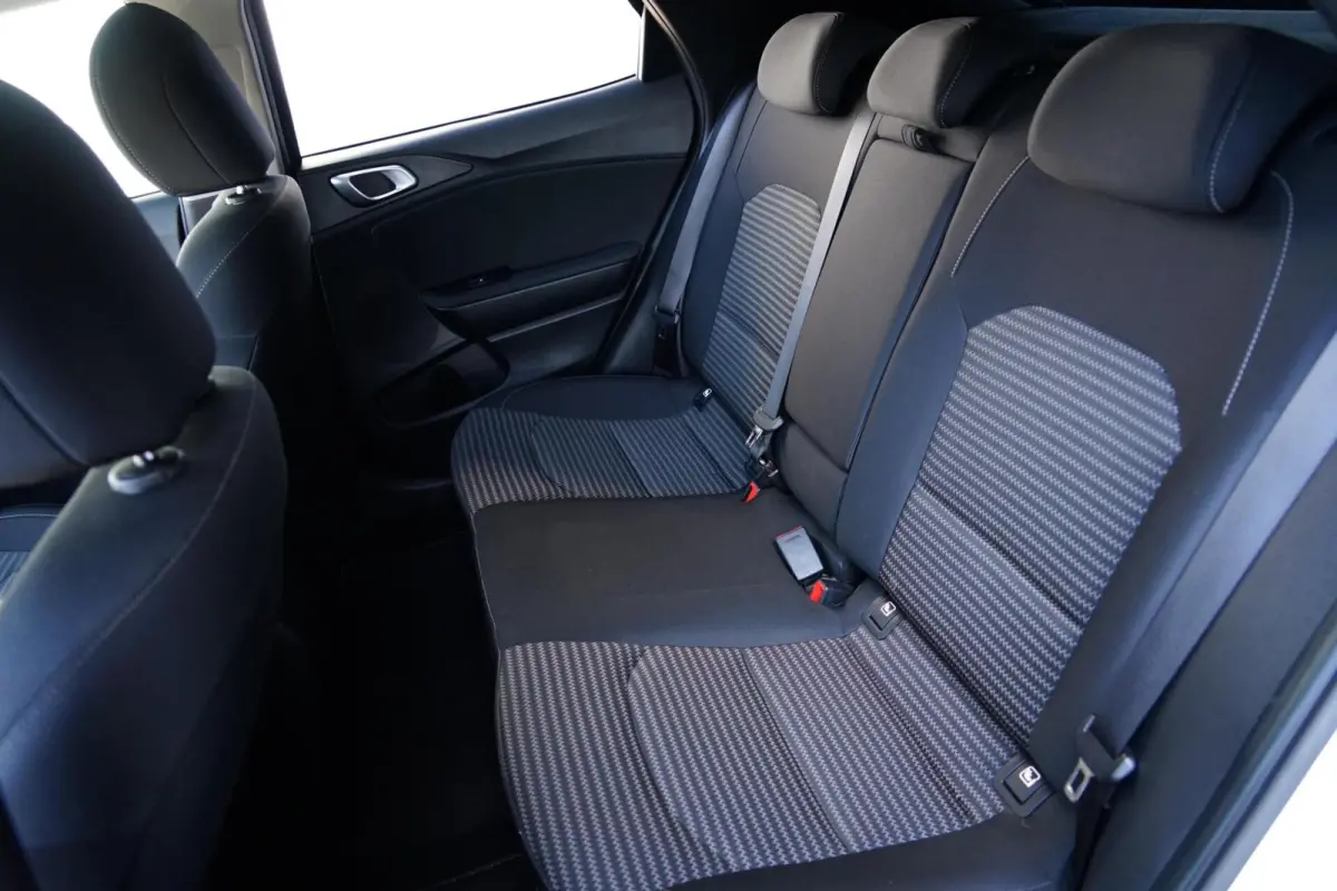 1.0 T-GDi ComfortLine, NL, 1 eig. CarPlay, LED, camera