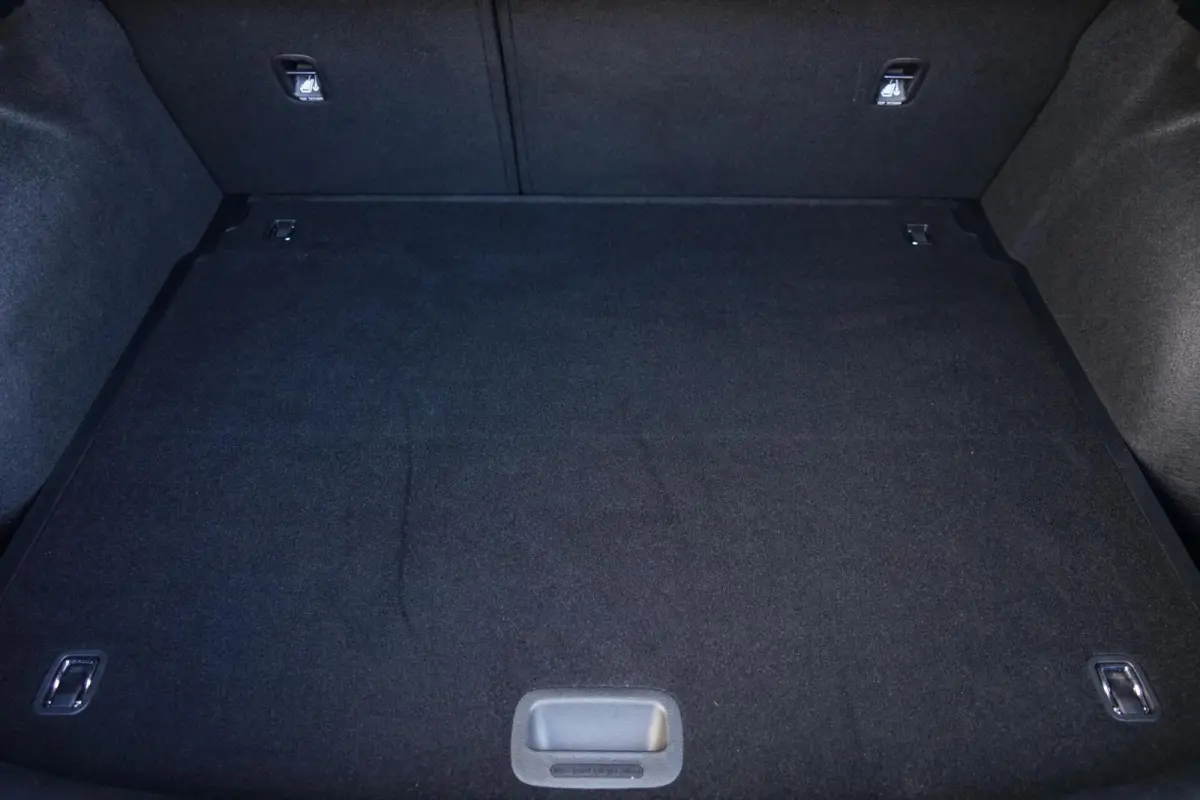 1.0 T-GDi ComfortLine, NL, 1 eig. CarPlay, LED, camera