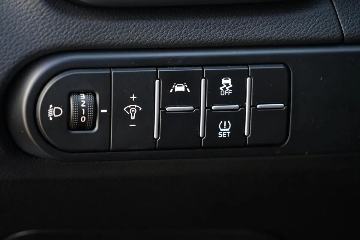 1.0 T-GDi ComfortLine, NL, 1 eig. CarPlay, LED, camera
