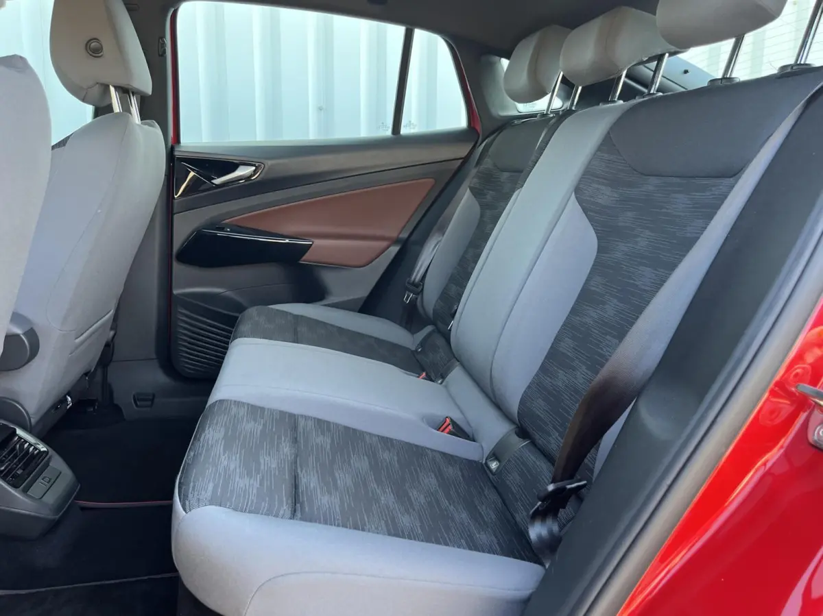 ID.5 77 kWh SUPER SOH 95%!! HARMAN/KARDON+ACC BTW