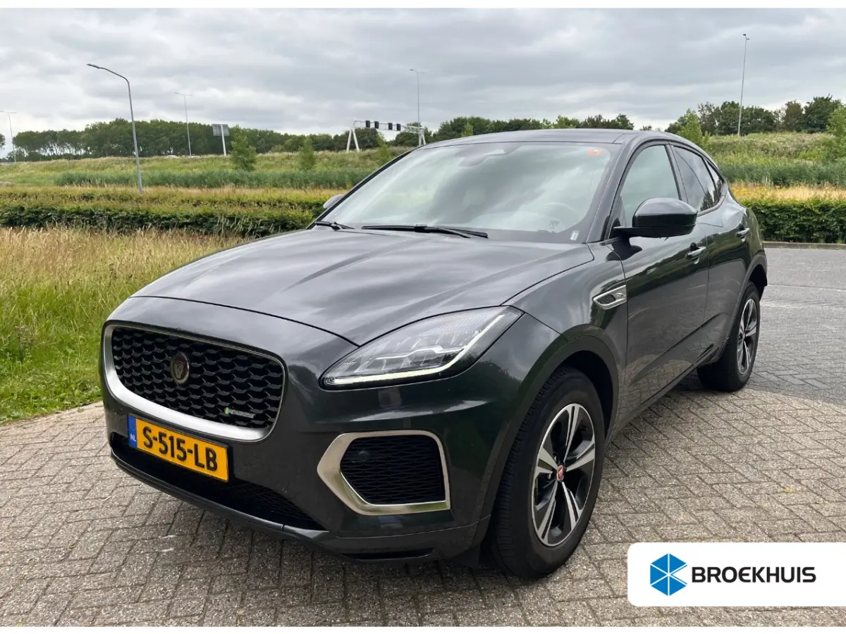 VERWACHT: 1.5 P300e AWD R-Dynamic SE 200pk | NL-auto | Carplay | Panoramadak | Lederen bekleding | Camera | Cruise control | DAB | BLIS | Handsfree achterklep | Stoelverwarming | Navigatie |
