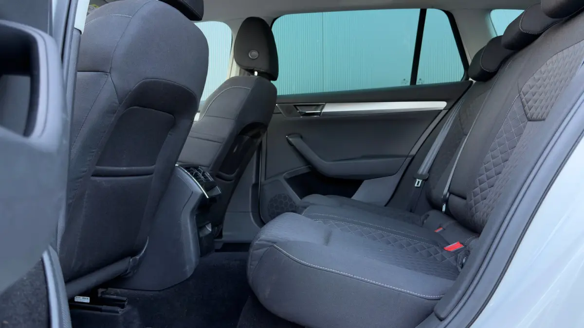 1.4 TSI 218pk iV Business Edition | SOH: 89,87% | Camera | Carplay | Adaptive Cruise | 18" |