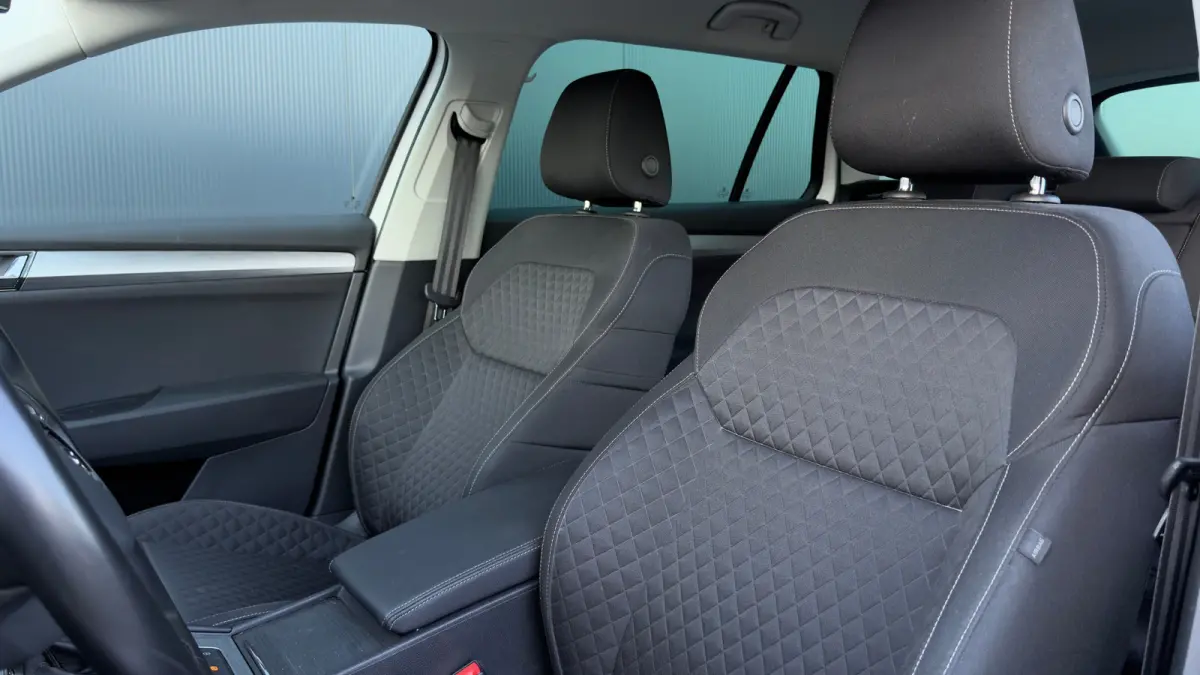 1.4 TSI 218pk iV Business Edition | SOH: 89,87% | Camera | Carplay | Adaptive Cruise | 18" |