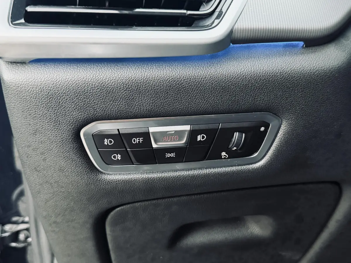 xDrive45e /Pano/Navi/Camera/AppleCarPlay