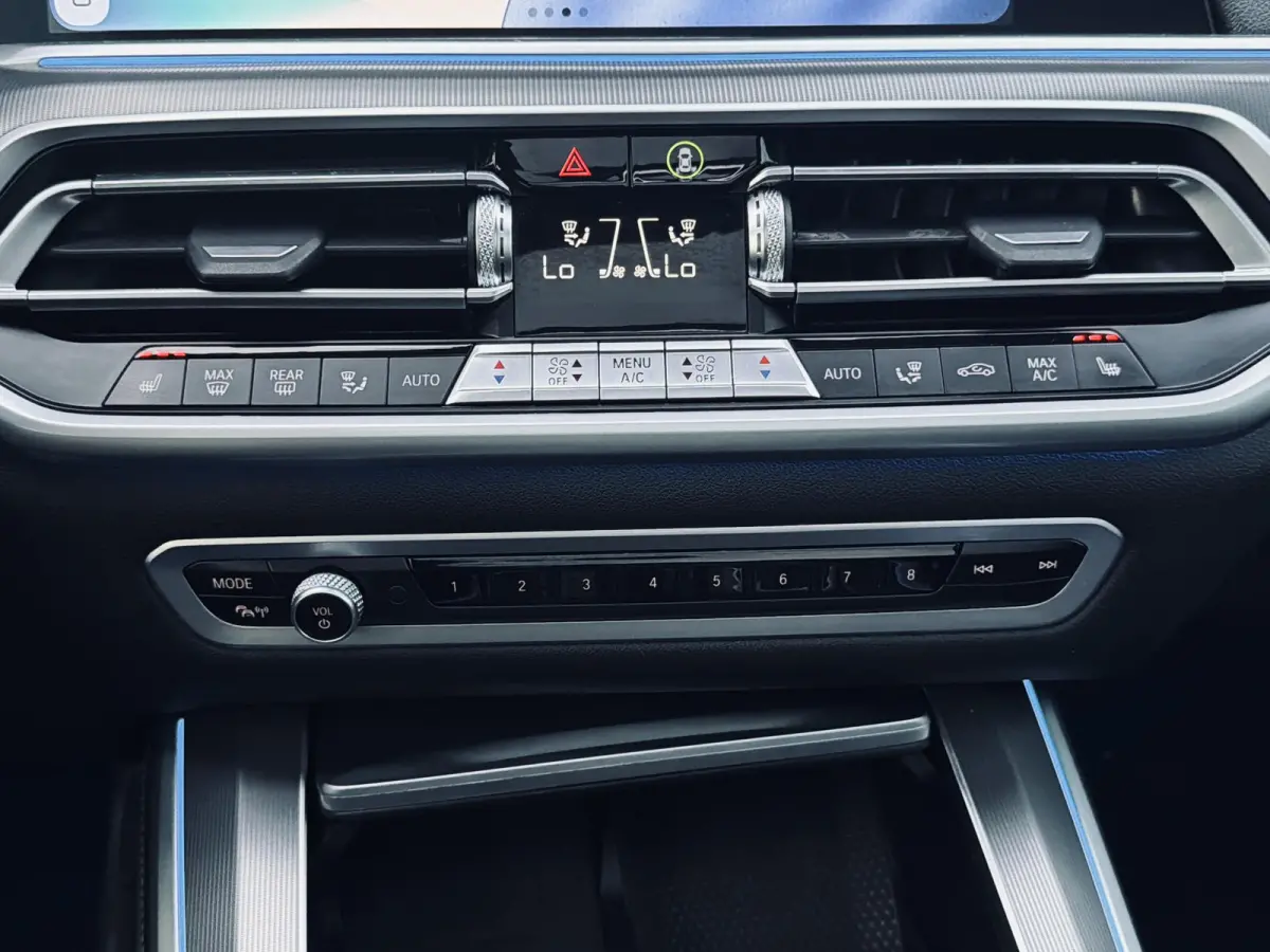 xDrive45e /Pano/Navi/Camera/AppleCarPlay