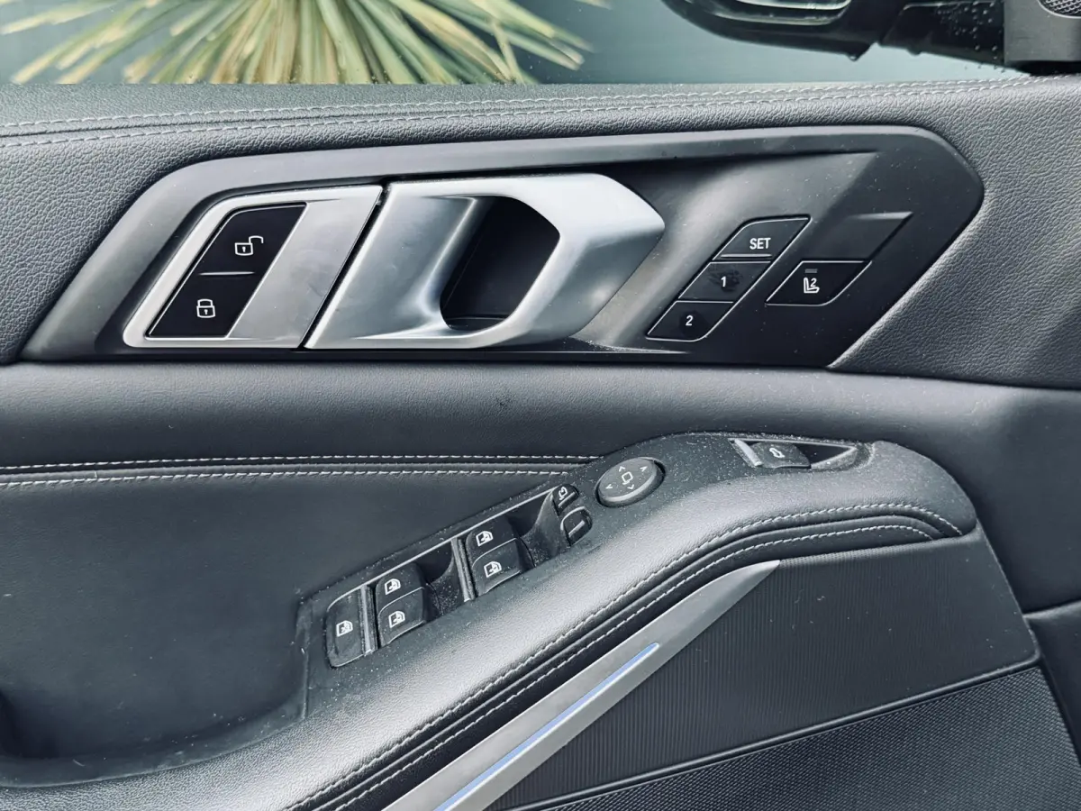 xDrive45e /Pano/Navi/Camera/AppleCarPlay
