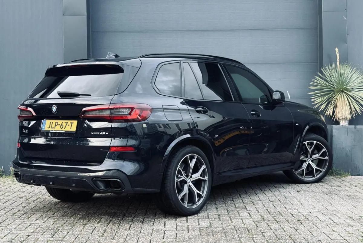 xDrive45e /Pano/Navi/Camera/AppleCarPlay