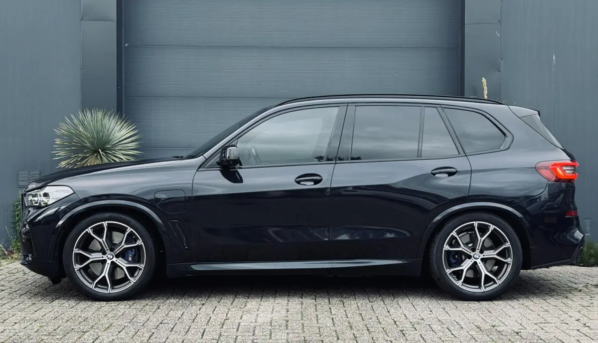 xDrive45e /Pano/Navi/Camera/AppleCarPlay