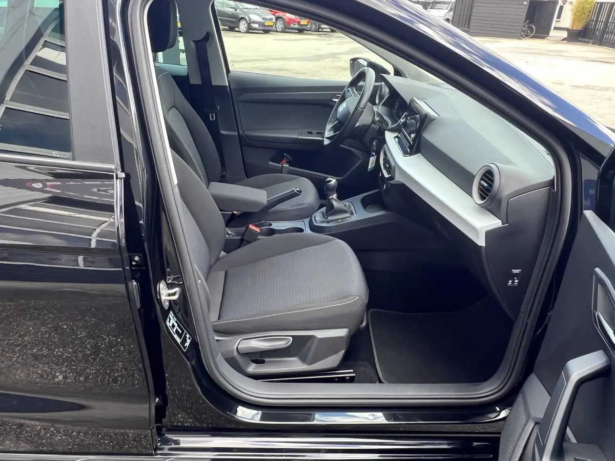 1.0 EcoTSI Style Business Connect Apple CarPlay Stoelverw. PDC Lm velg Navi Virtual Cockpit LED