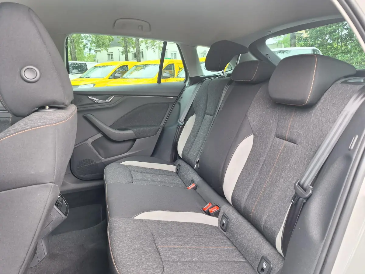 TSI 110pk DSG Sport (Camera,Clima,LM,Keyless)