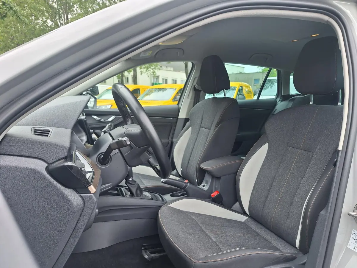 TSI 110pk DSG Sport (Camera,Clima,LM,Keyless)