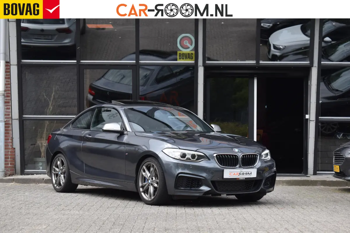 M235i High Executive Keyless Pano H/K Camera